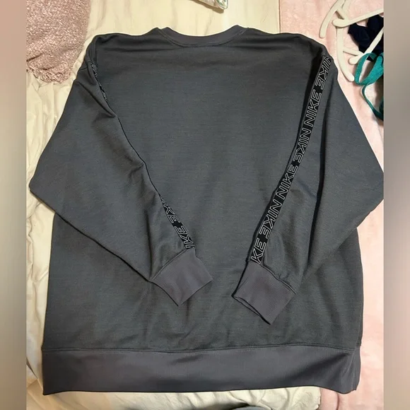 Nike Dri-FIT Charcoal Sweatshirt - Picture 3 of 3